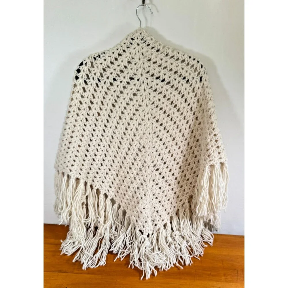 Handmade Ivory Crochet Fringe Shawl Wrap Grannycore Stevie Nicks Cottagecore - Picture 2 of 14